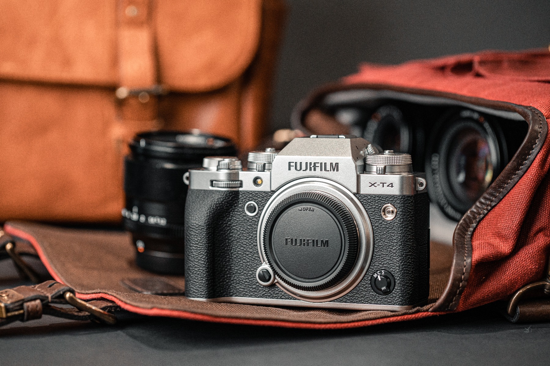 Фотоаппарат беззеркальный Fujifilm X-T4 Body