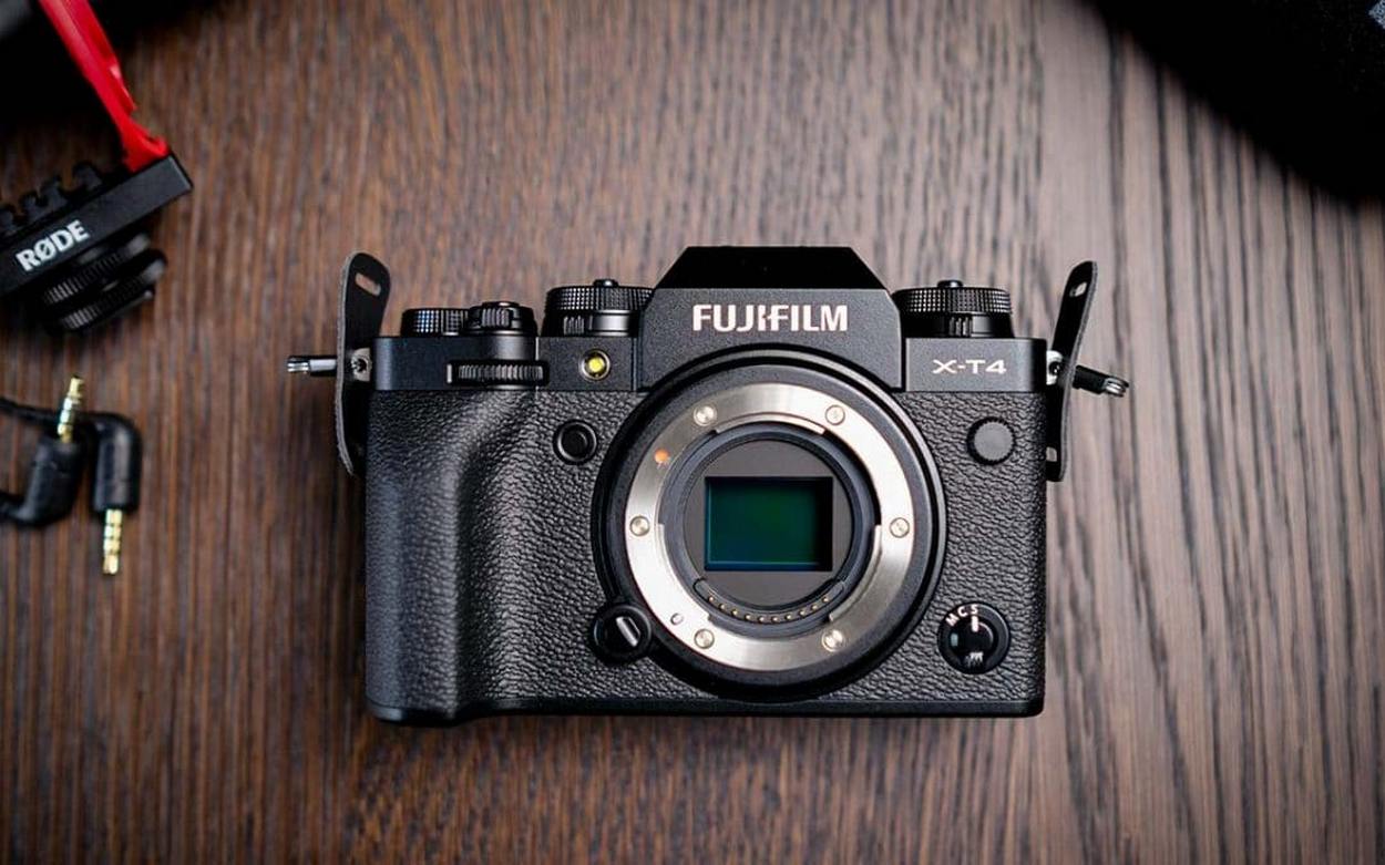 Фотоаппарат беззеркальный Fujifilm X-T4 Body