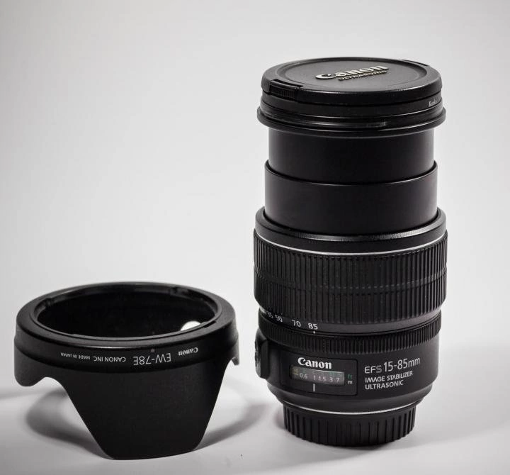 Объектив Canon EF-S 15-85 f/3.5-5.6 IS USM купить в Москве в