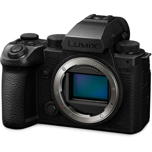 Фотоаппарат беззеркальный Panasonic Lumix DC-S5 II Х Body — 