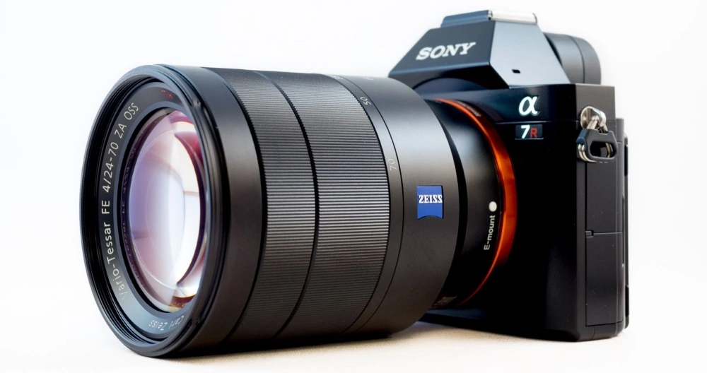 Объектив Sony Carl Zeiss Vario-Tessar T* 24-70mm f/4 ZA OSS (SEL