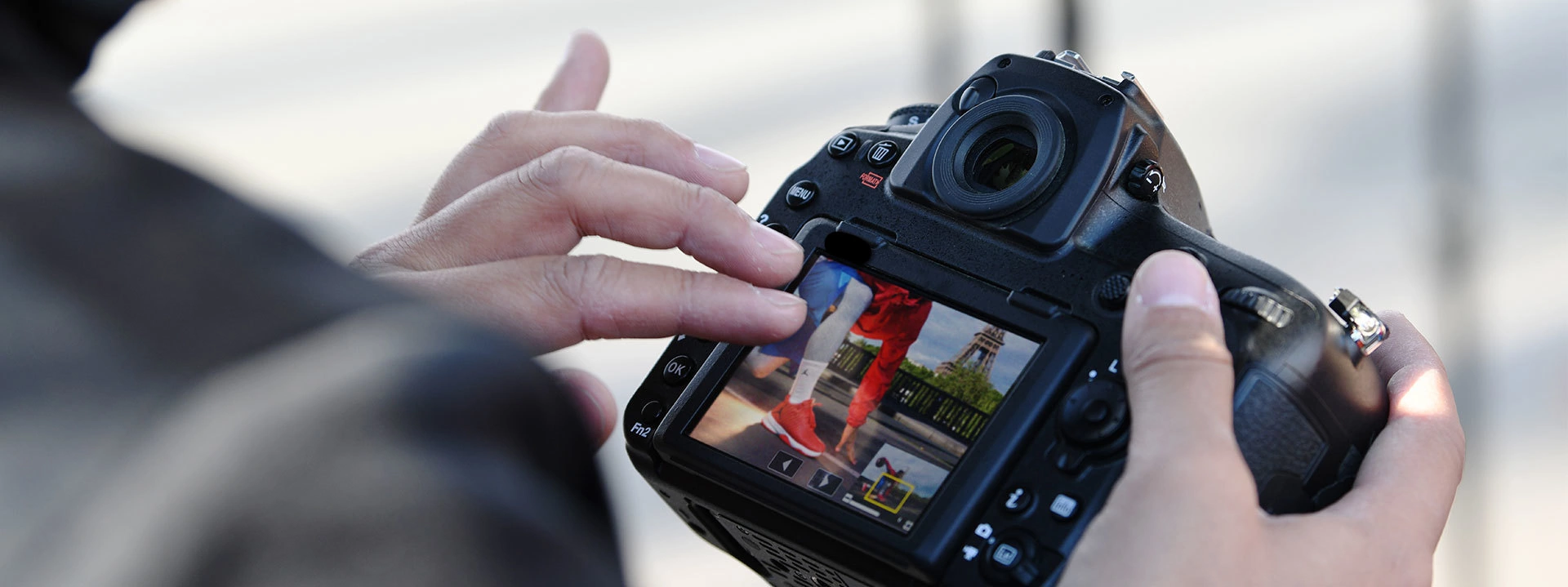 Nikon D850 Body — съемка с использованием наклонного сенсорного экрана