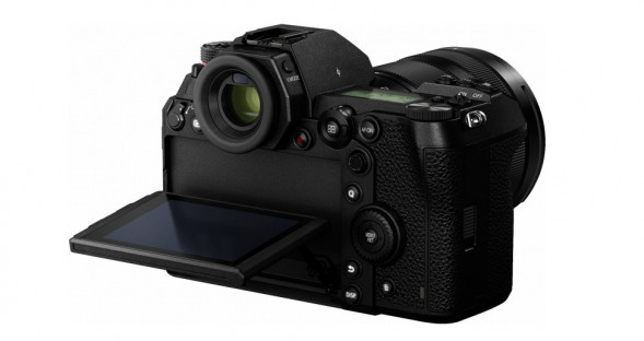 Фотоаппарат беззеркальный Panasonic Lumix DC-S1M Kit 24-105мм f/4 macro