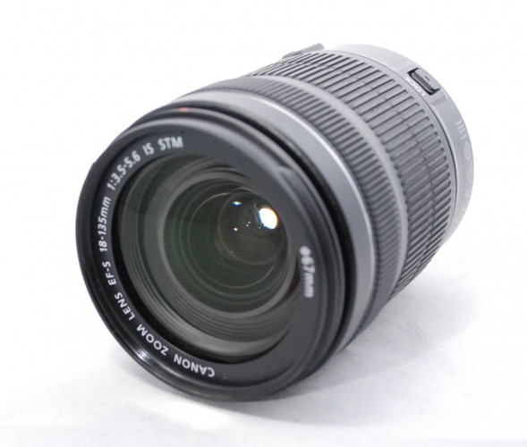 Объектив Canon EF-S 18-135mm f/3.5-5.6 IS STM