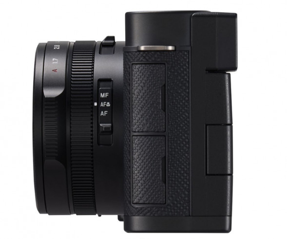 Фотоаппарат беззеркальный Panasonic Lumix L10 Body Black