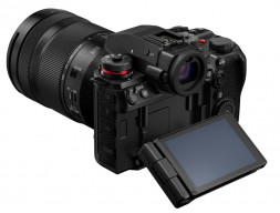 Фотоаппарат беззеркальный Panasonic Lumix S1R II Body в Москве