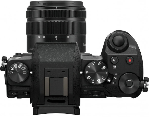 Фотоаппарат беззеркальный Panasonic Lumix DMC-G7 Kit 14-42mm 