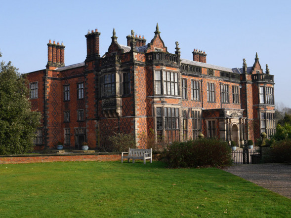 Объектив Panasonic Vario-Elmarit 12-60mm f/2.8-4.0 ASPH. O.I.S. Lumix G Leica DG (H-ES12060)