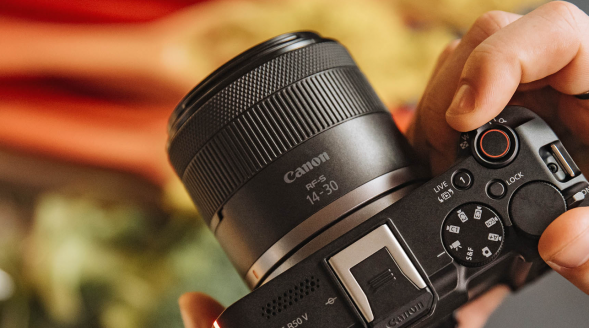 Объектив Canon RF-S 14-30mm f/4-6.3 IS STM PZ