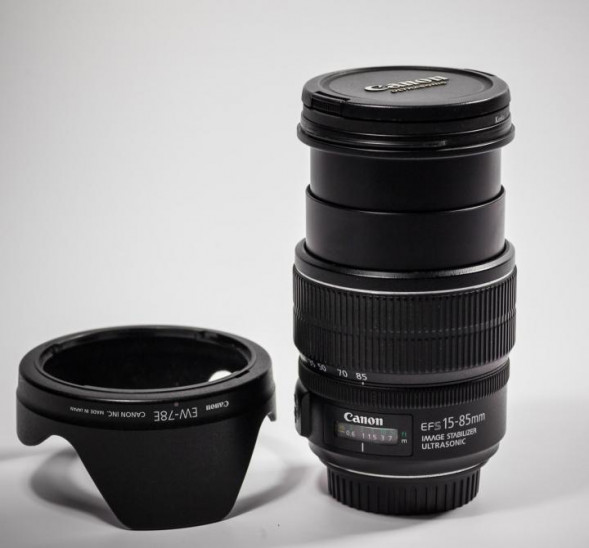 Объектив Canon EF-S 15-85 f/3.5-5.6 IS USM