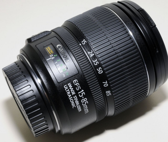 Объектив Canon EF-S 15-85 f/3.5-5.6 IS USM