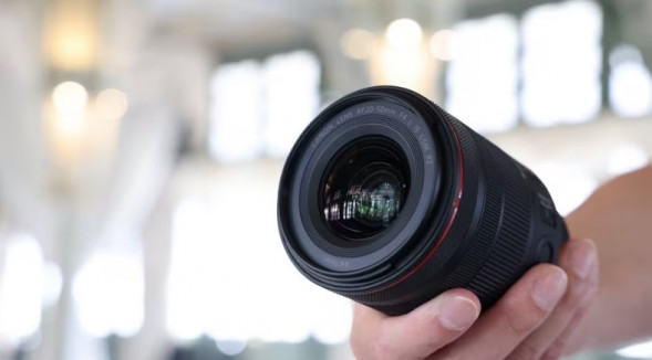 Объектив Canon RF 20-50mm f/4 L IS USM PZ