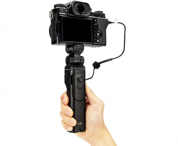Рукоятка-штатив JJC TP-FJW с беспроводным пультом типа Fujifilm RR-100