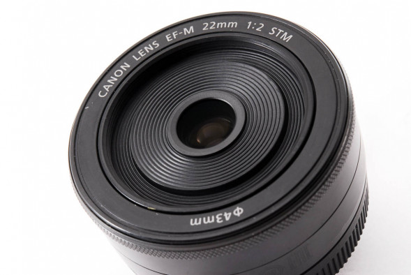 Объектив Canon EF-M 22mm f/2 STM