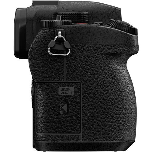 Фотоаппарат беззеркальный Panasonic Lumix DC-G97 Body