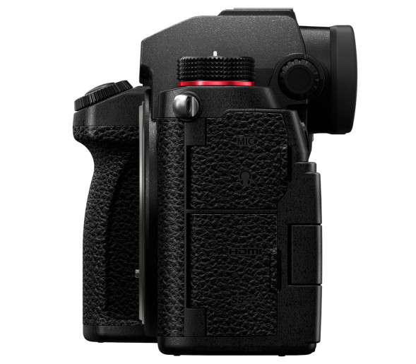 Фотоаппарат беззеркальный Panasonic Lumix DC-S5 Body
