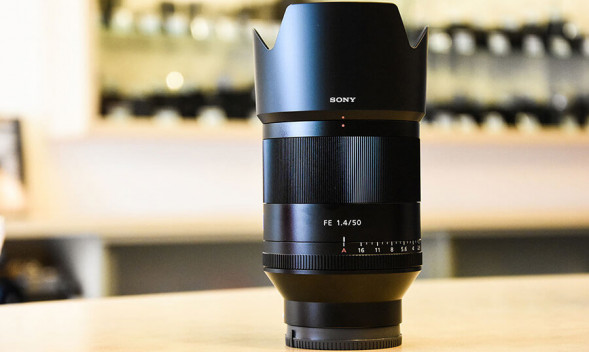 Объектив Sony Carl Zeiss Planar T* FE 50mm f/1.4 ZA (SEL-50F14Z)