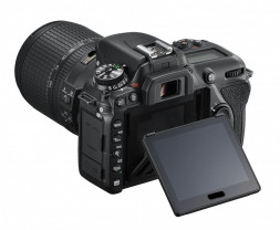 Фотоаппарат зеркальный Nikon D7500 Kit AF-S DX NIKKOR 18-140mm 1:3.5-5.6 G ED VR в Москве