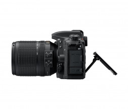 Фотоаппарат зеркальный Nikon D7500 Kit AF-S DX NIKKOR 18-140mm 1:3.5-5.6 G ED VR в Москве