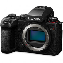 Фотоаппарат беззеркальный Panasonic Lumix DC-S5 II Body в Москве