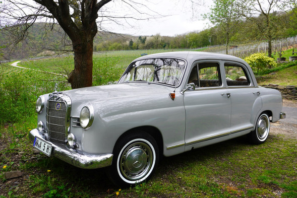 Фотоаппарат беззеркальный Sony Alpha ILCE-6400 Kit E PZ 16–50 мм F3.5–5.6 OSS (SELP1650), серебристый